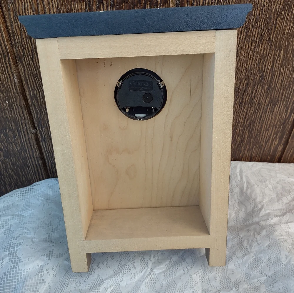 Vintage-style Shadowbox Standing Clock a 